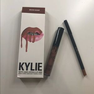 Kylie lip kit in shade brown sugar